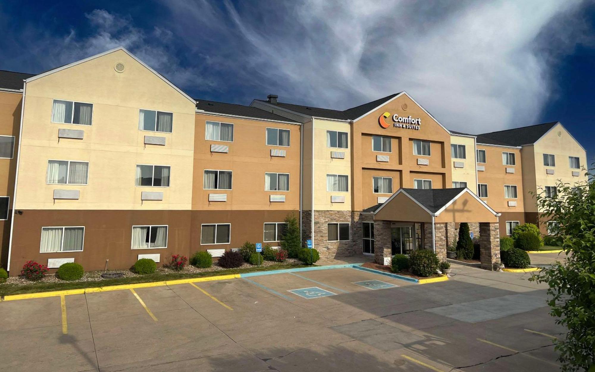 Comfort Inn & Suites Coralville - Iowa City Near Iowa River Landing Exterior foto
